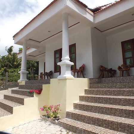 Hotel Karimunjannah House à Îles Îles Karimunjawa Extérieur photo